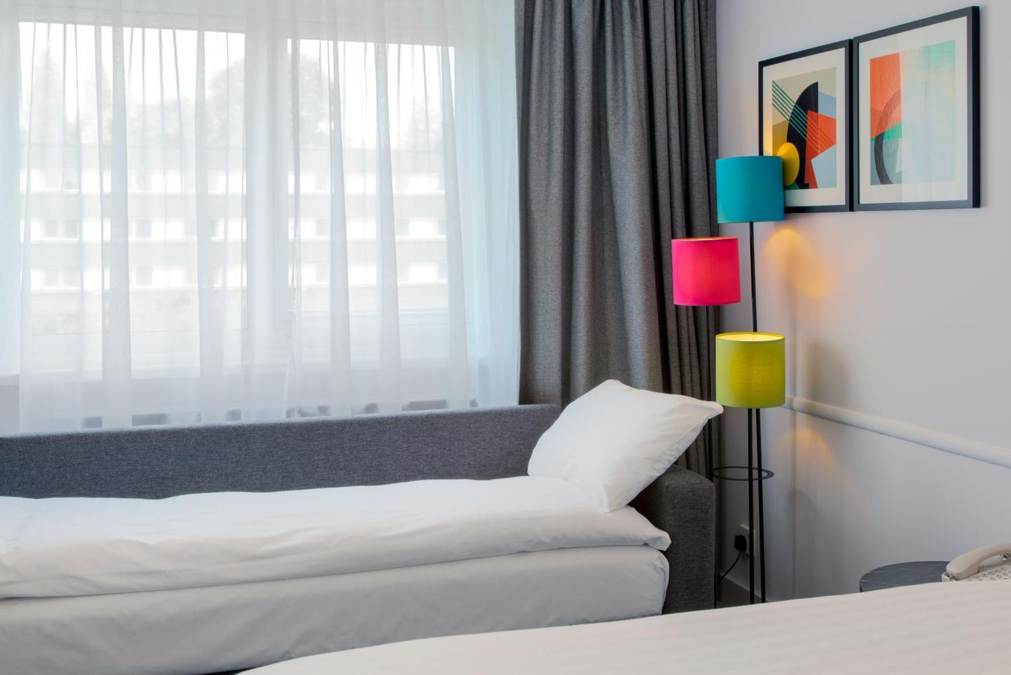 Holiday Inn Bristol Filton By Ihg Winterbourne Exterior foto